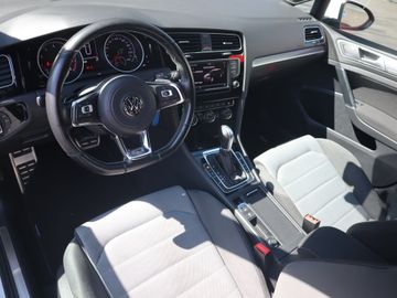 Volkswagen Golf - 10