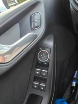 Ford Fiesta 1,0 EcoBoost Hybrid 92kW Vignale AT V... - Ford Fiesta: Vignale