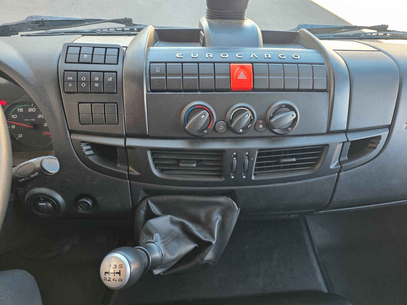 Fahrzeugabbildung Iveco Eurocargo ML75E16 Klima 3 Sitze