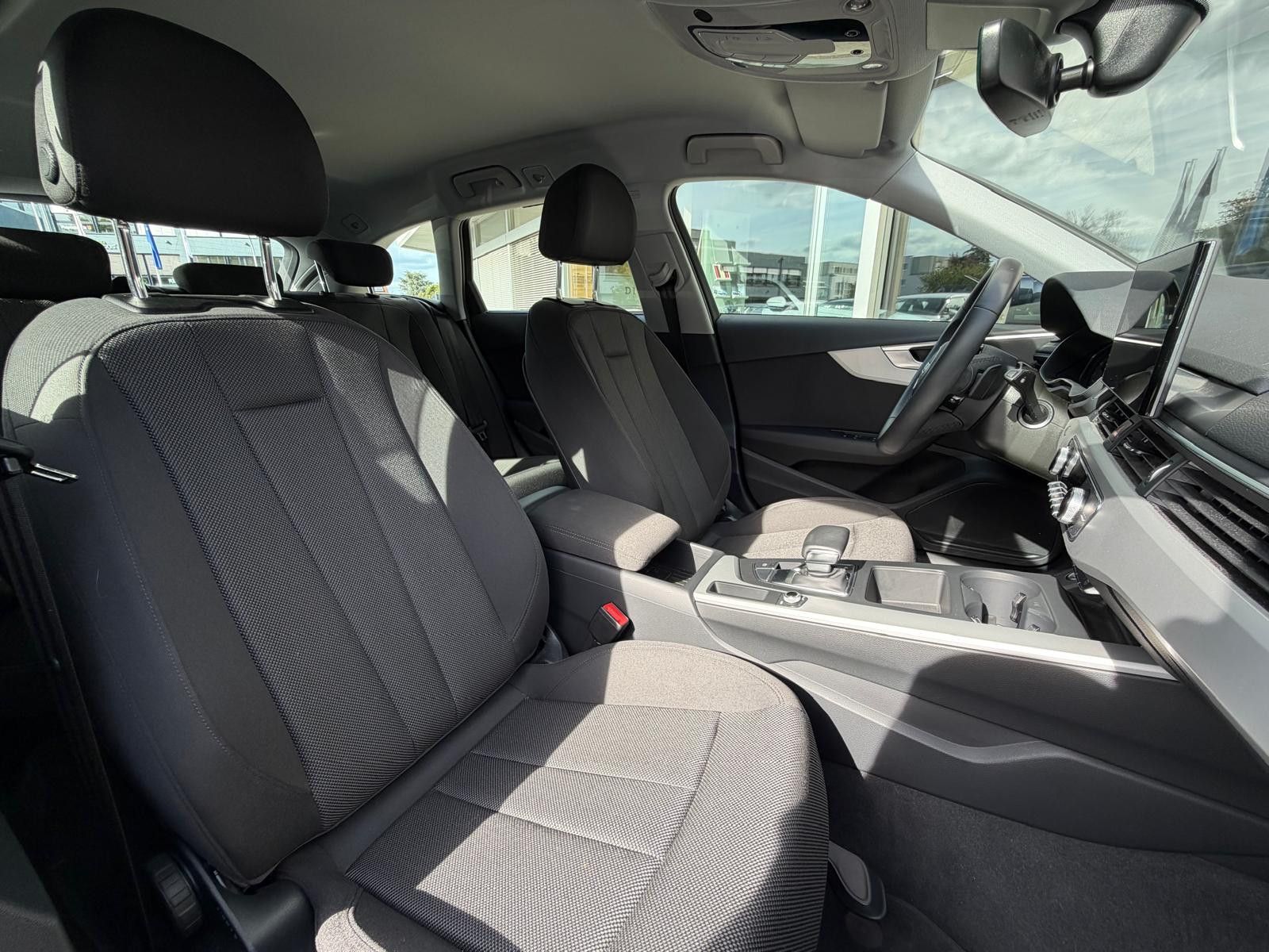 Fahrzeugabbildung Audi A4 Av 40 TFSI S-Tr Advanc LED+NAVI+SHZ+TEMP+17"
