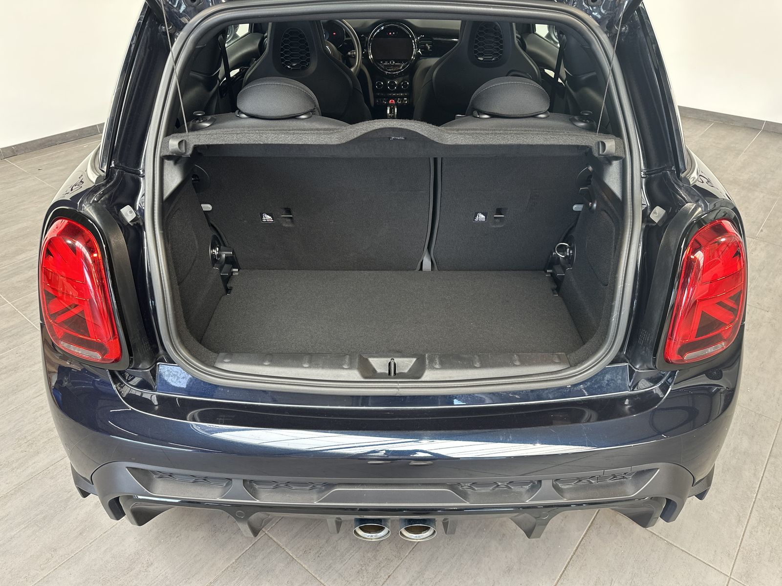 Fahrzeugabbildung MINI John Cooper Works Sport-Aut NAV+LED+DIGDISPL+ACC