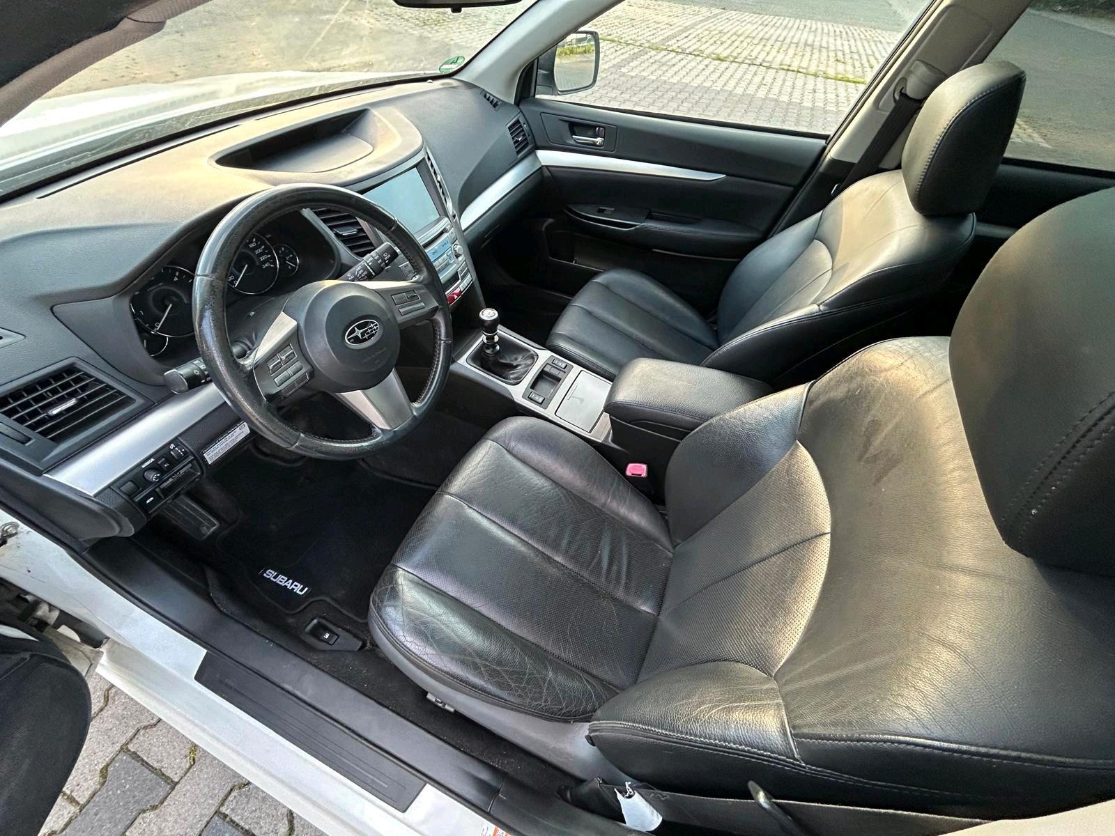 Subaru Legacy 2010 — photo 10