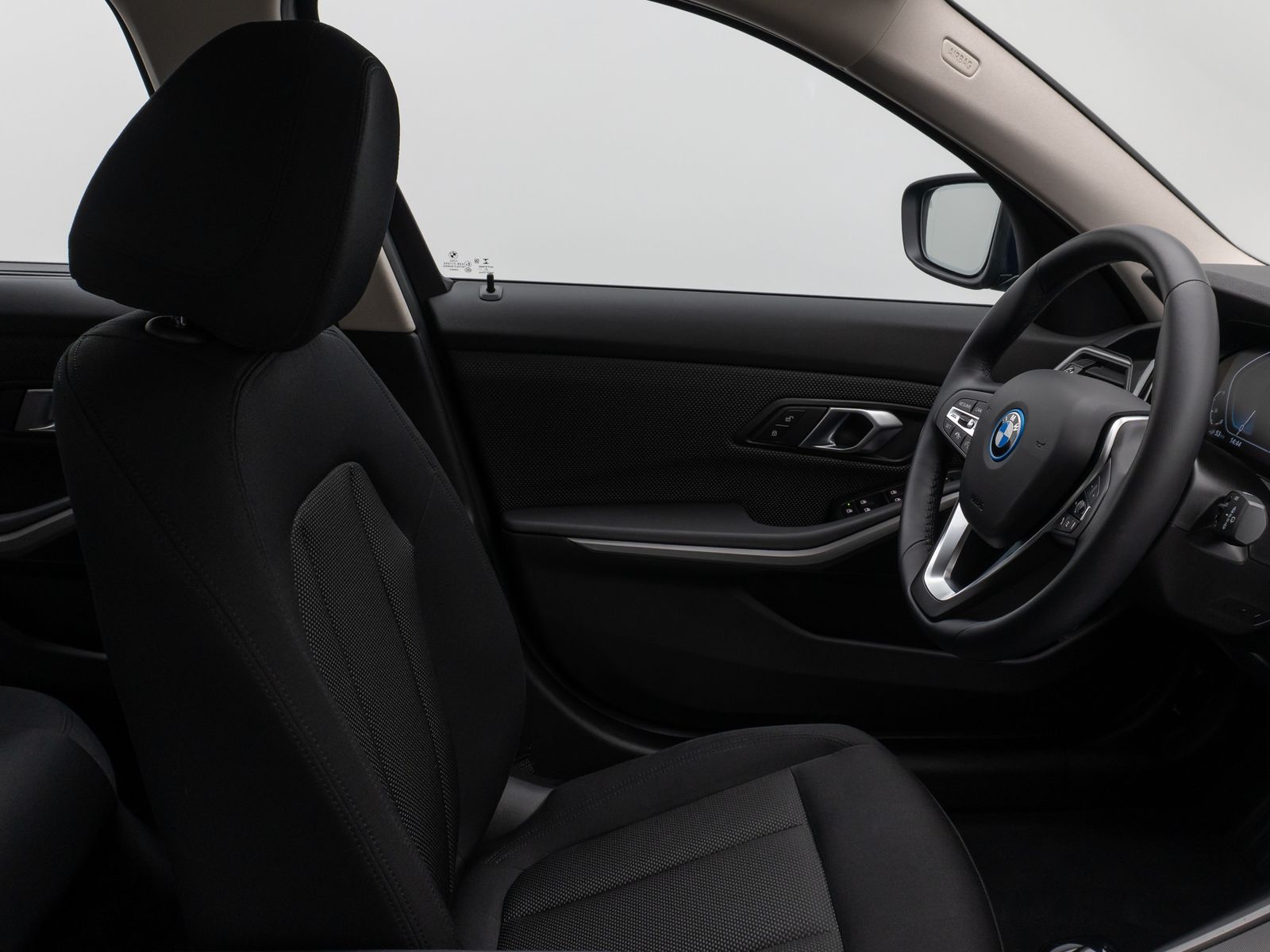 Fahrzeugabbildung BMW 330e Laser HUD DAB PDC Stop&Go Komfort Alarm