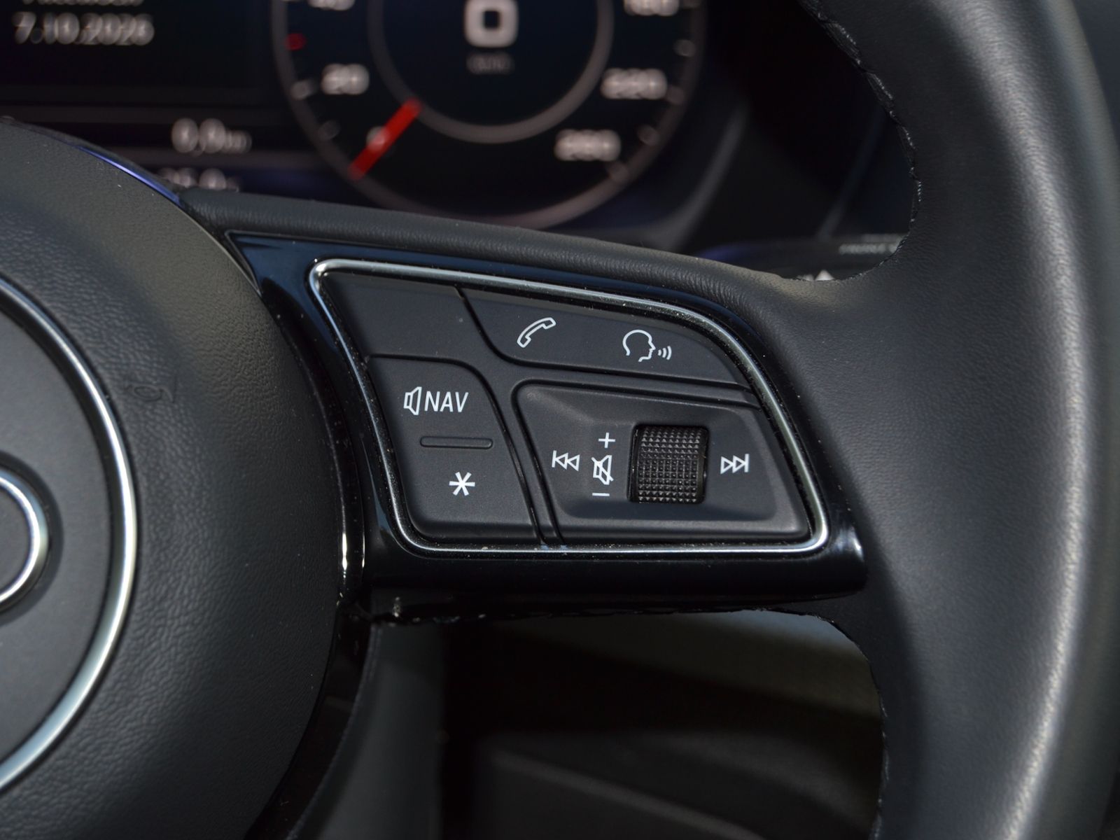 Q2 35 TFSI S-tronic Advanced AHK/MATRIX-LED/RFK/