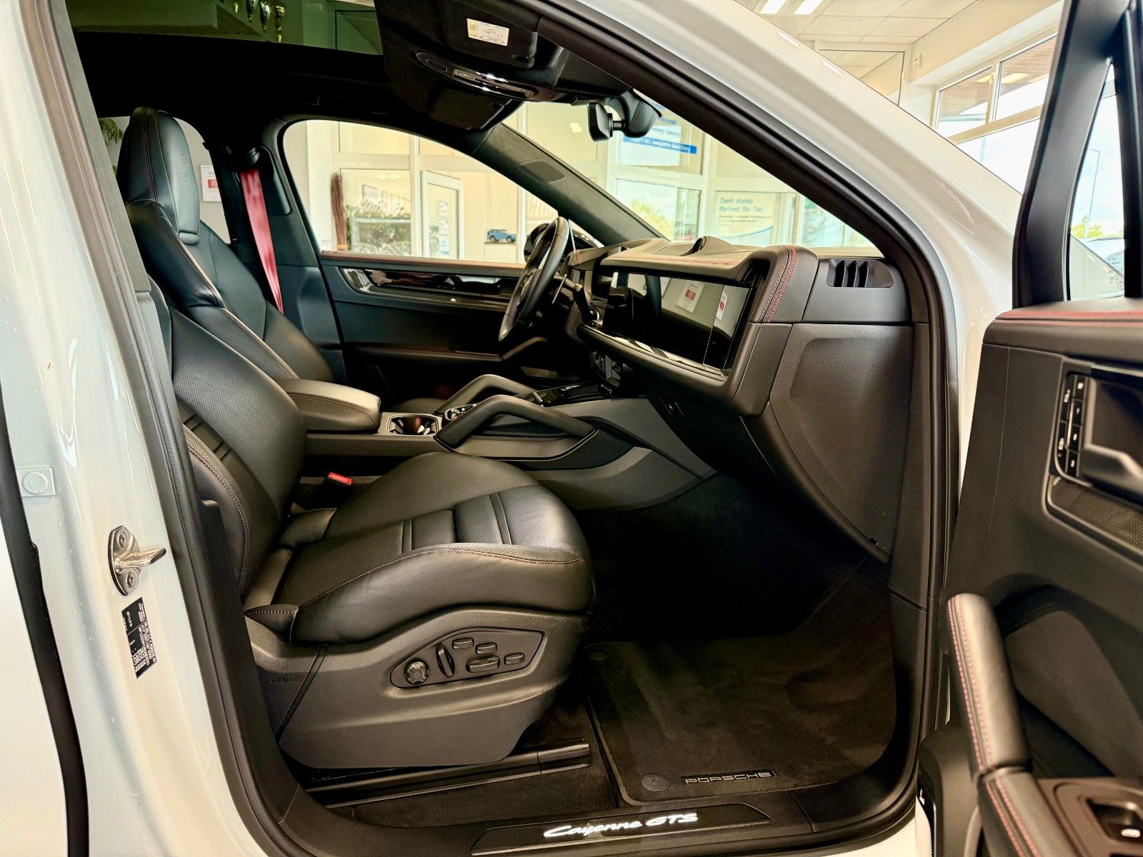 Fahrzeugabbildung Porsche Cayenne GTS Coupe SportDesign/AHK/ACC/HeadUp