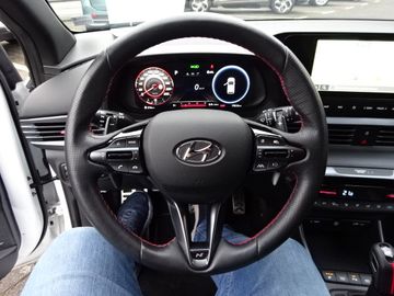 Fotografie 34 des Hyundai i20 1.0 T-GDI N-Line 48V*Navi*LED*SHZ*RFK*DCT