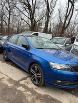 Skoda Rapid 1.6 TDI Spez.Edition 17" Alus Panoramadach - Skoda Rapid Edition mit Diesel-Antrieb