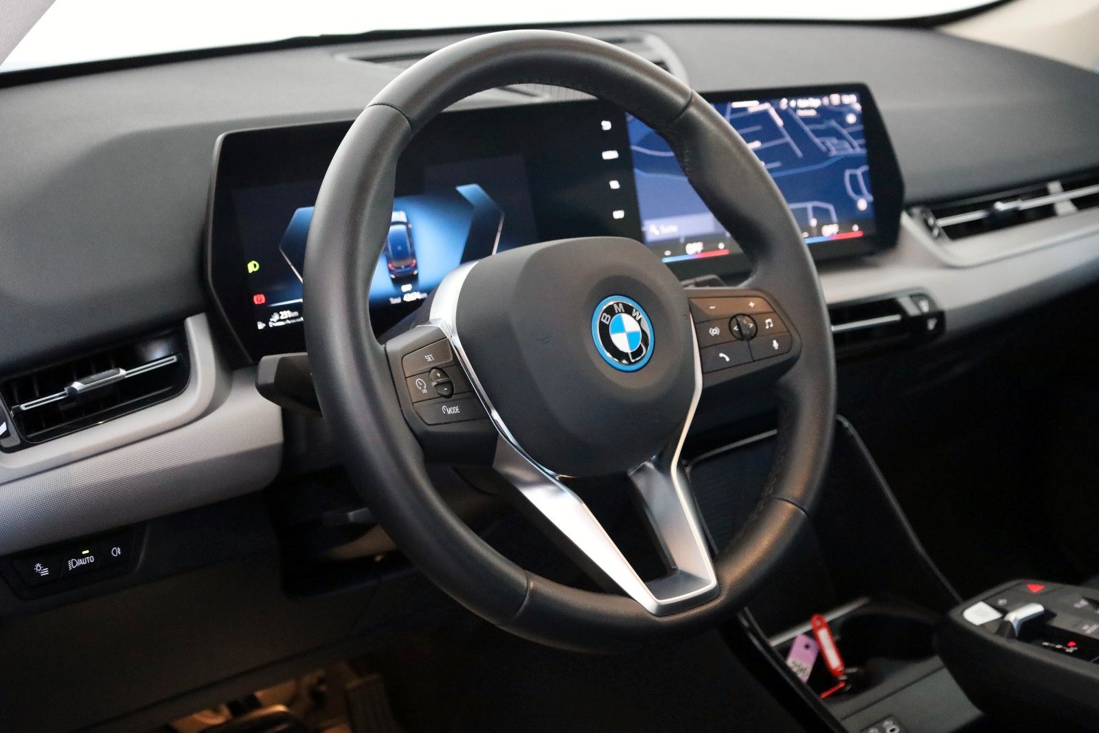 Fahrzeugabbildung BMW X1 xDrive25e,Navi,LED,Kamera,SH,CarPlay