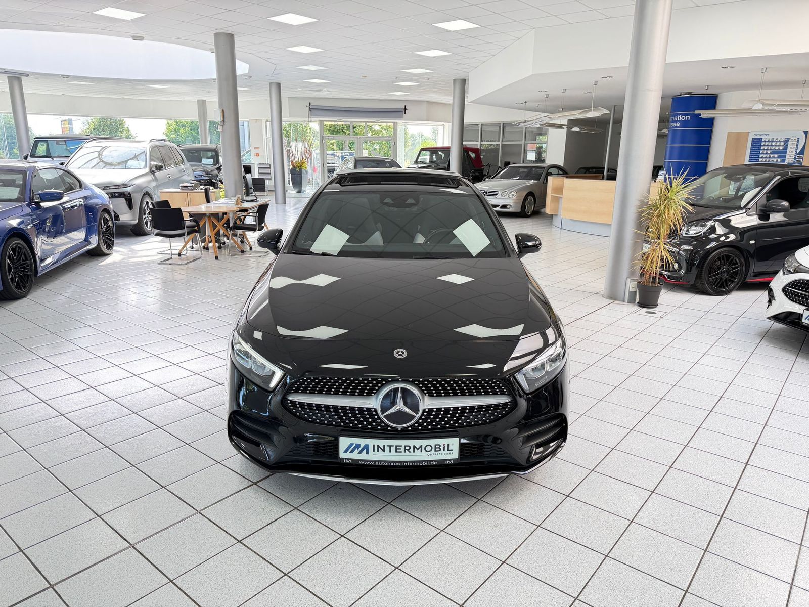 Mercedes-Benz A 250 4Matic AMG LEDER LED PANO BURMESTER STHZG foto 2