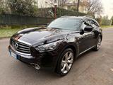 Infiniti QX70 3.0 diesel V6 AT GT - Infiniti QX70 mit Diesel-Antrieb: Automatik