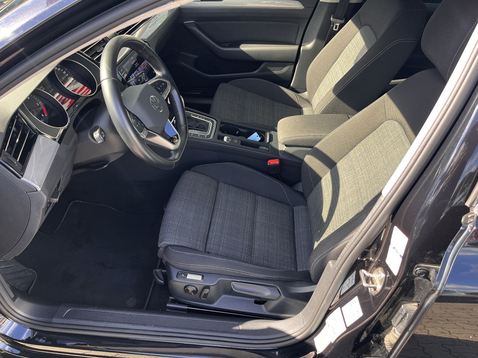 Fahrzeugabbildung Volkswagen Passat Variant Business 2.0 TDI DSG