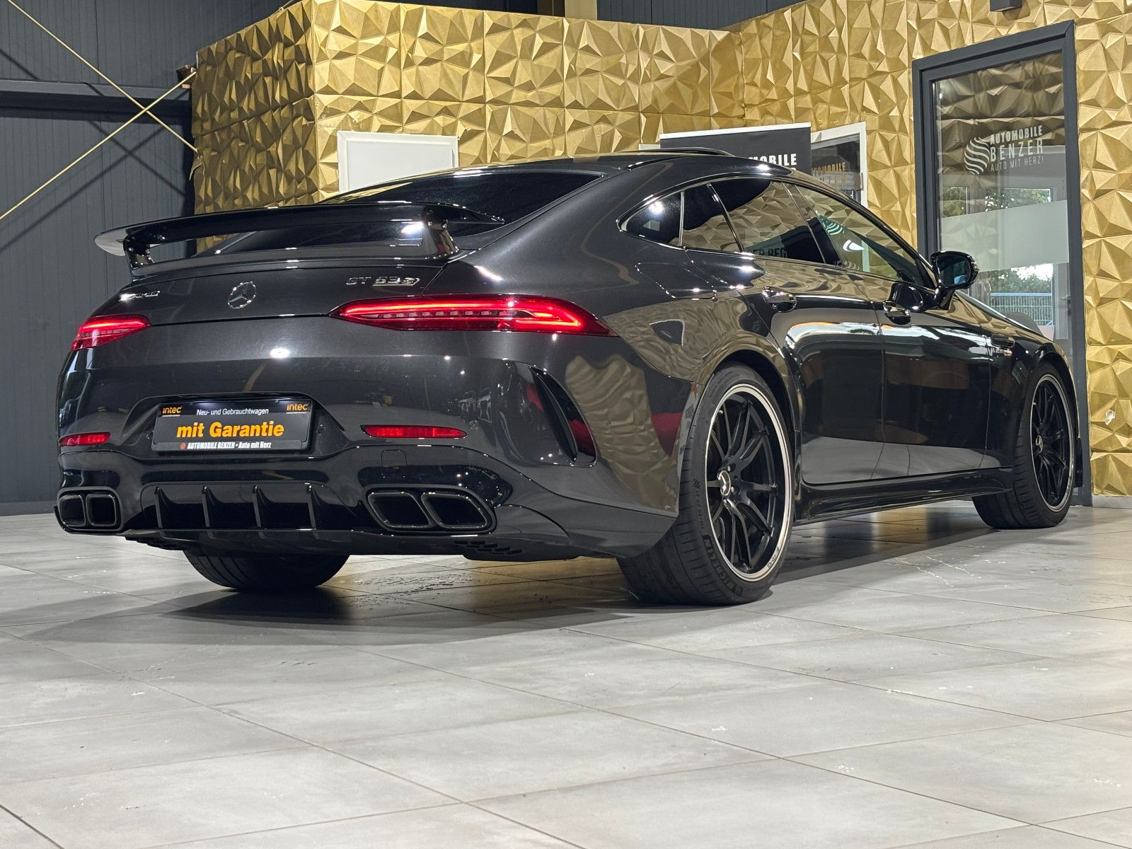 Fahrzeugabbildung Mercedes-Benz AMG GT 4-trg. 63 S 4Matic+/AERO-KIT/PANO/MASSAGE