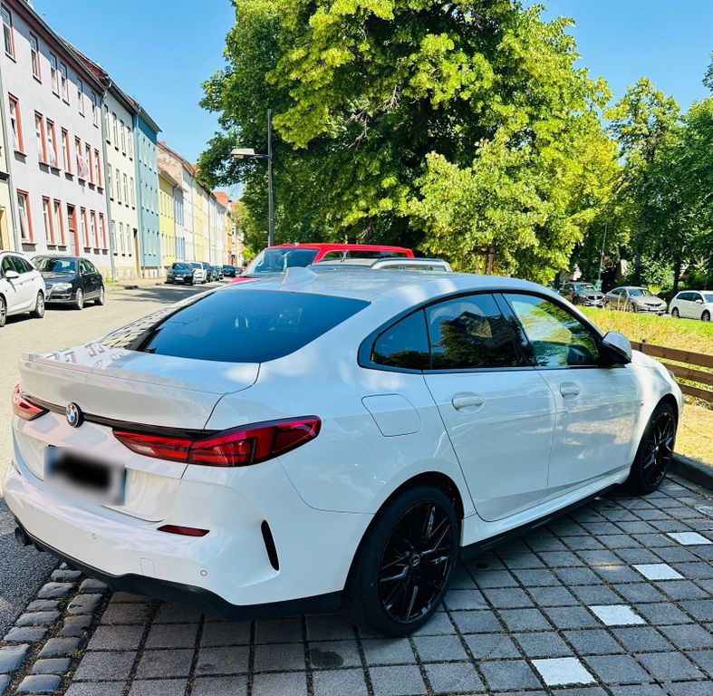 Image of BMW 218