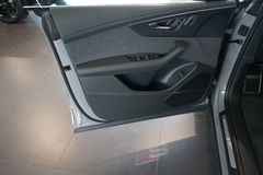 AUDI Q8 60 TFSI e | B&O | HuD | Pano | Nardo | SOFORT AUDI Q8 60 TFSI e | B&O | HuD | Pano | Nardo | SOFORT