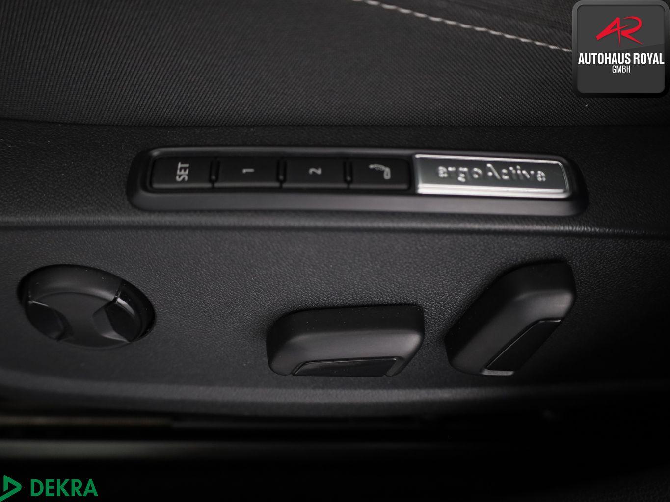 Volkswagen Golf VIII 1.5 eTSI STYLE PANO,KAMERA,MASSAGE,ACC, миниатюра 23