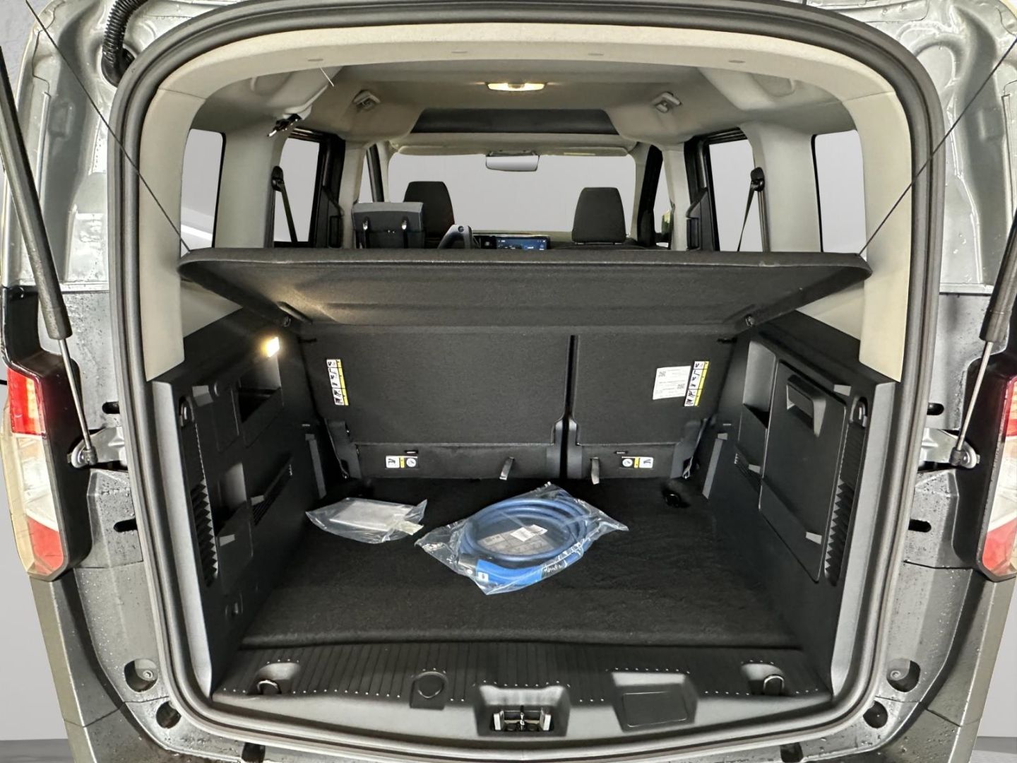 Fahrzeugabbildung Ford Tourneo Courier BEV Titanium Navi ACC Klimaautom