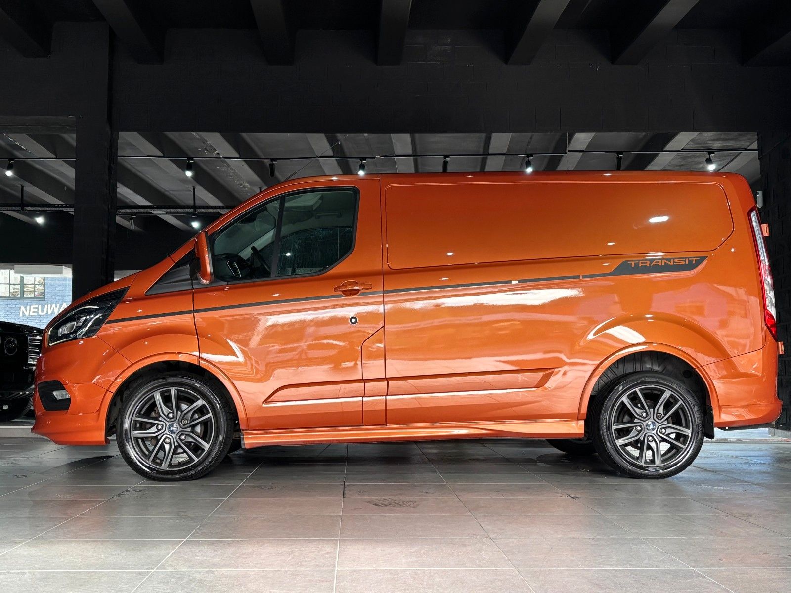 Fahrzeugabbildung Ford Transit Custom Kasten 290 L1 Sport*LED*Standheiz