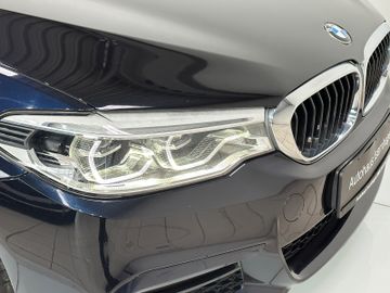 Fahrzeugabbildung BMW 540d xD M Sport Kamera H/K HUD DAB LiveCockptPro