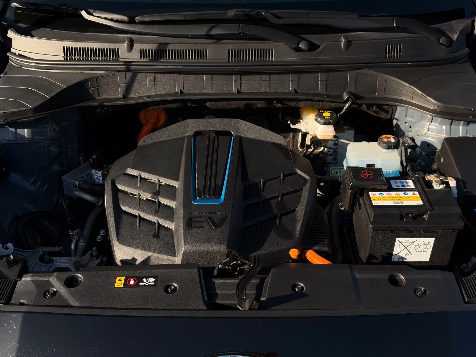 Fahrzeugabbildung Hyundai KONA E Select 39kW ACC LKA LFA CarPlay SHZ LHZ