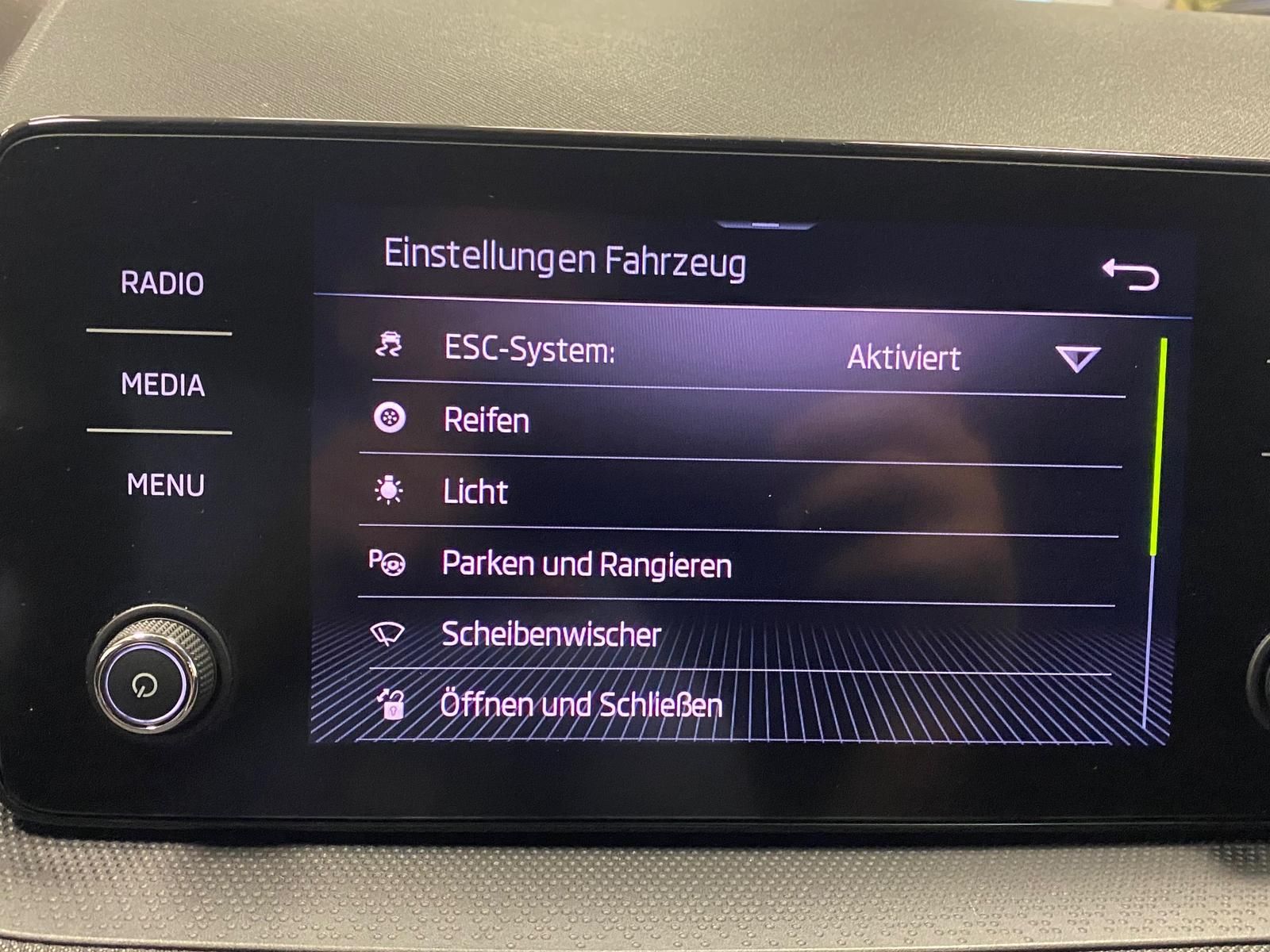 Fahrzeugabbildung SKODA Fabia 1.0 TSI Style APP+KLIMA+RFK+PDC+SITZHEIZ+A