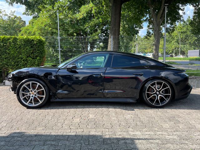 Porsche Taycan Sport-Chrono/Panorama-Glasdach/Head-Up