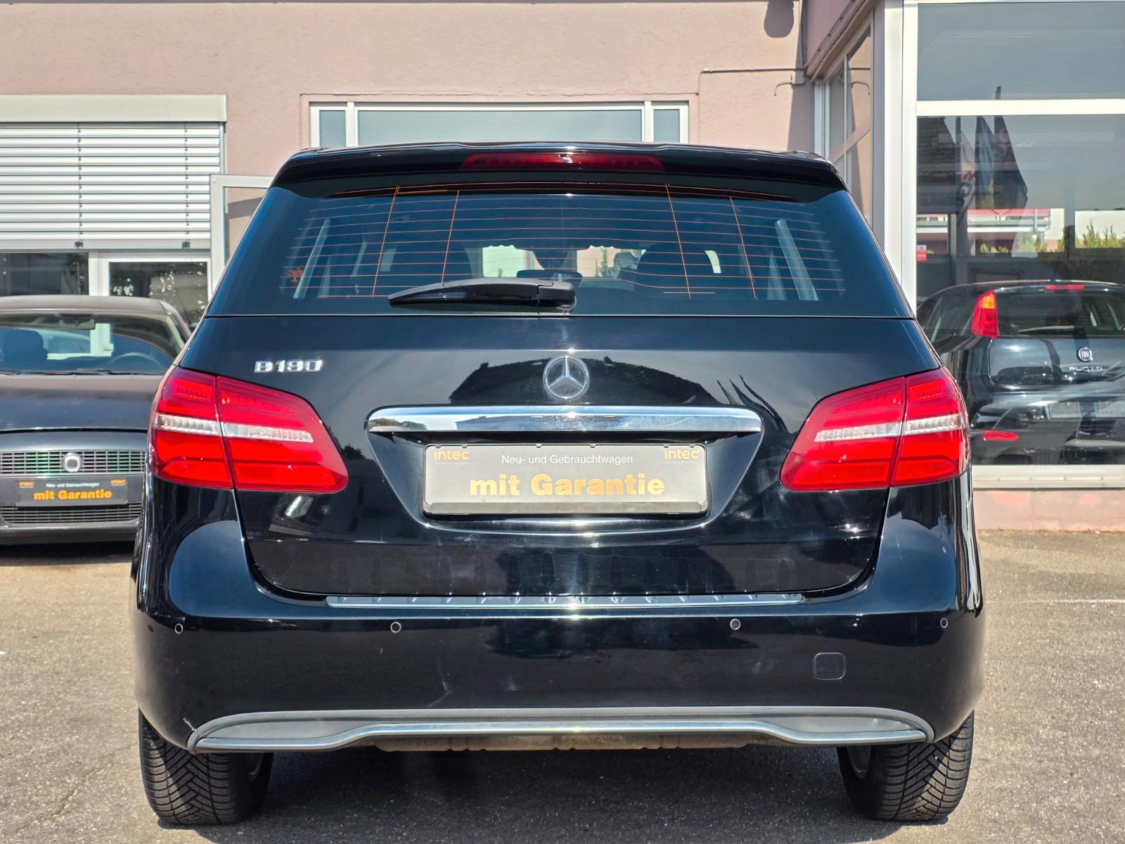 Mercedes-Benz STYLE B 180*AUTOMATIK*NAVI*BT*SHZ*SCHHFT*KLIMA*