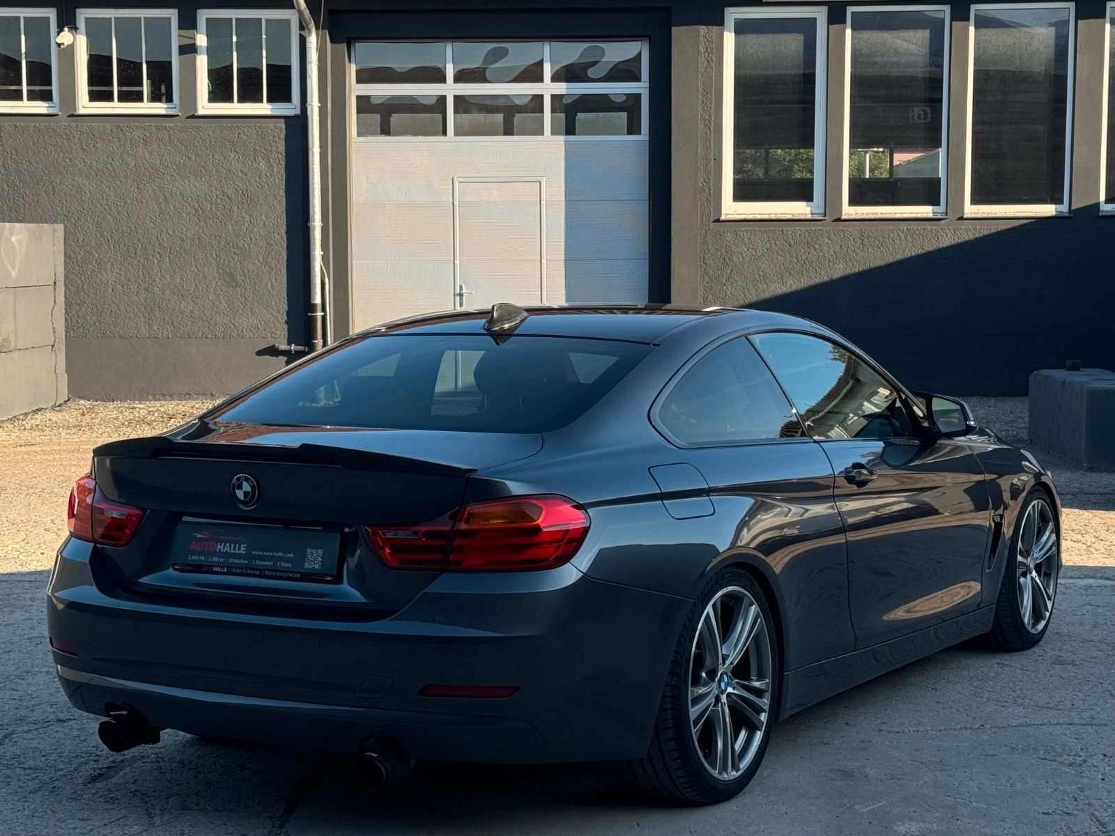 Fahrzeugabbildung BMW 420i Coupé Sport Line Carbon M-Spiegel Bi-Xenon