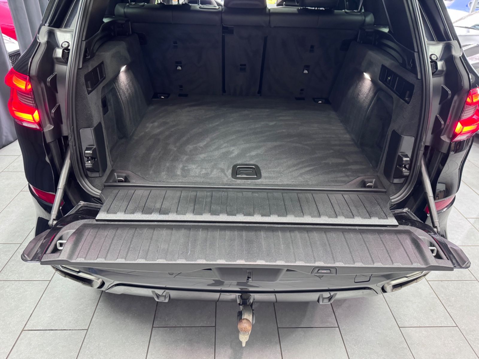 Fahrzeugabbildung BMW X5 M50d|BOWERS|LASER|PANO|MASSAGE|AHK|22-ZOLL|