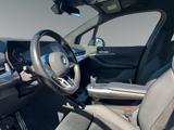 BMW 218 Active Tourer i M Sport Navi Kamera PDC LED - mit Benzin-Antrieb: Grün, Van