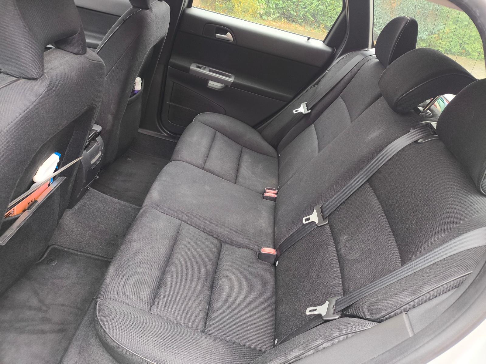 Volvo V50 2011 — photo 8