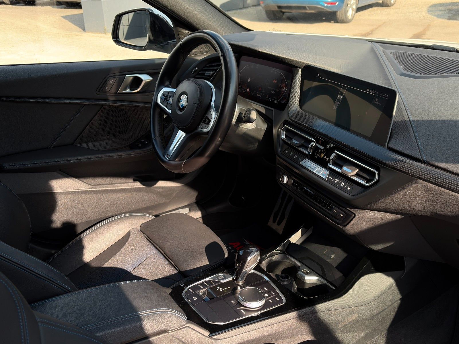 Fahrzeugabbildung BMW 118i M Sport SHZ HiFi Adap. LED PDC TEMP CarPlay