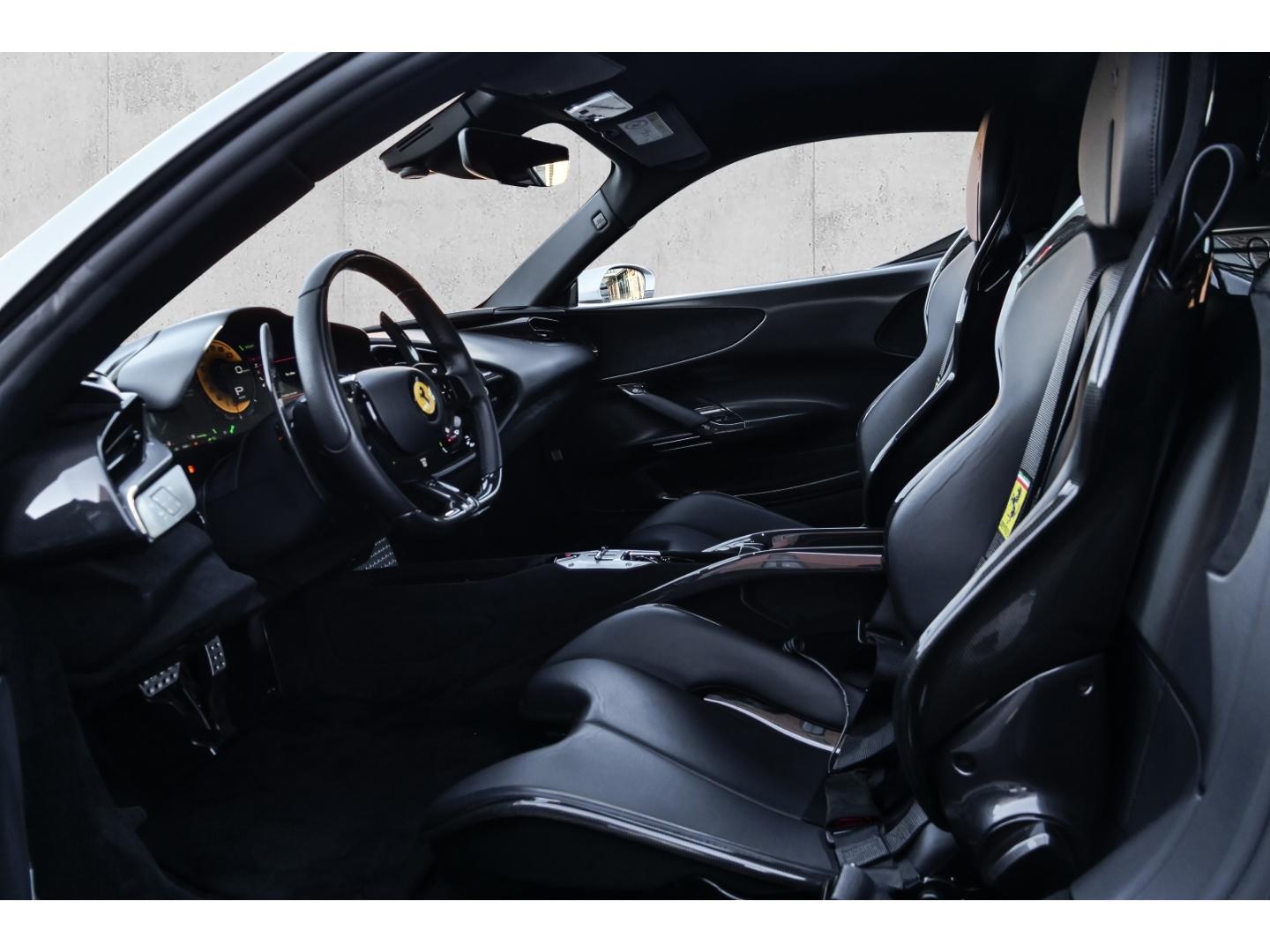 Ferrari SF90 Stradale *Carbon-Felge*Racingsitze*Assetto-