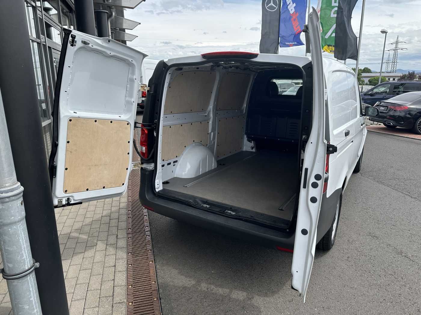 Fahrzeugabbildung Mercedes-Benz eVito 112 Klima Kamera Navi SHZ Tempomat