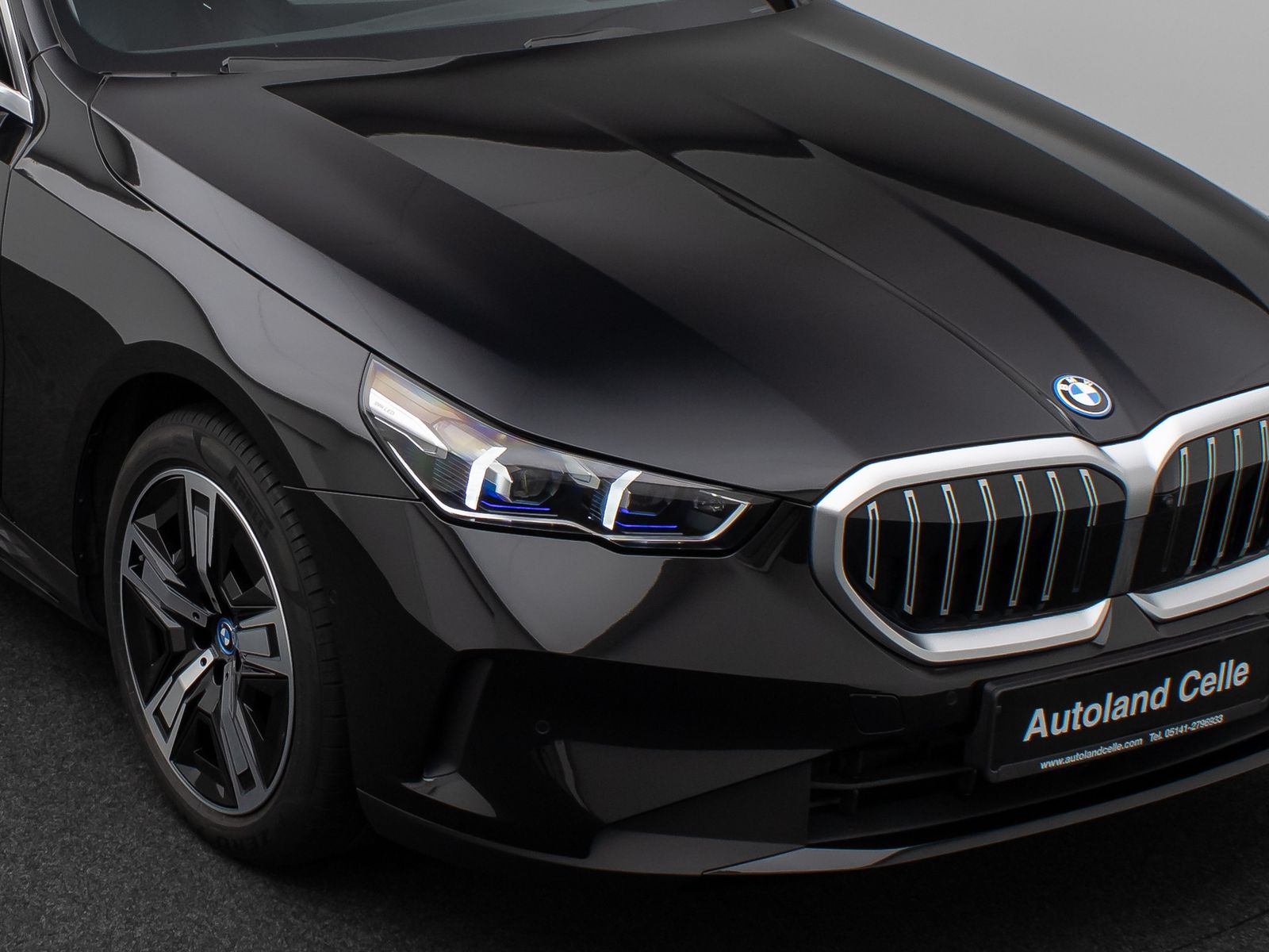 Fahrzeugabbildung BMW i5 eD40 360°HUD DAB B&W ACC 4xKlima Sport 19Zoll