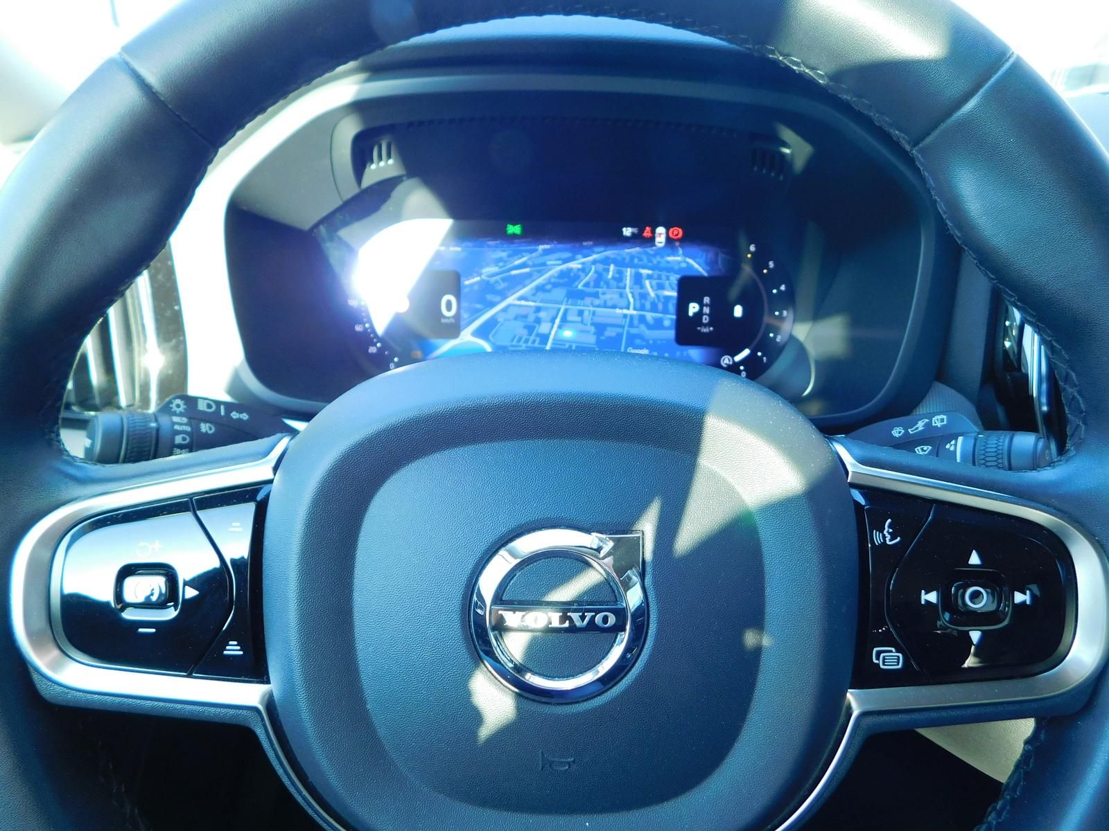 Fahrzeugabbildung Volvo XC60 B4 D AWD Plus Dark