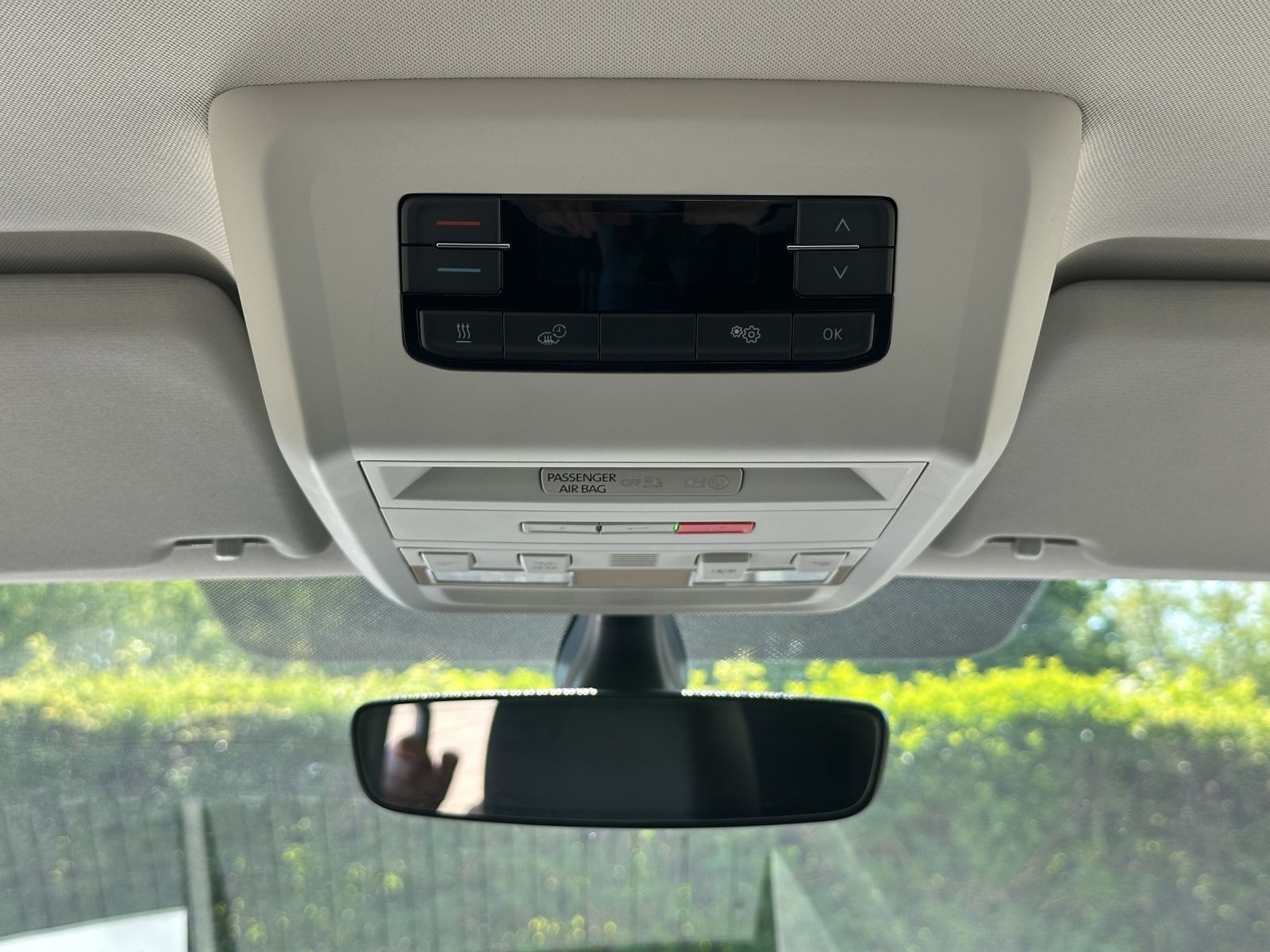 Fahrzeugabbildung Volkswagen T6 Multivan T6.1 TDI DSG 4M LED DCC AHK NAVI STH