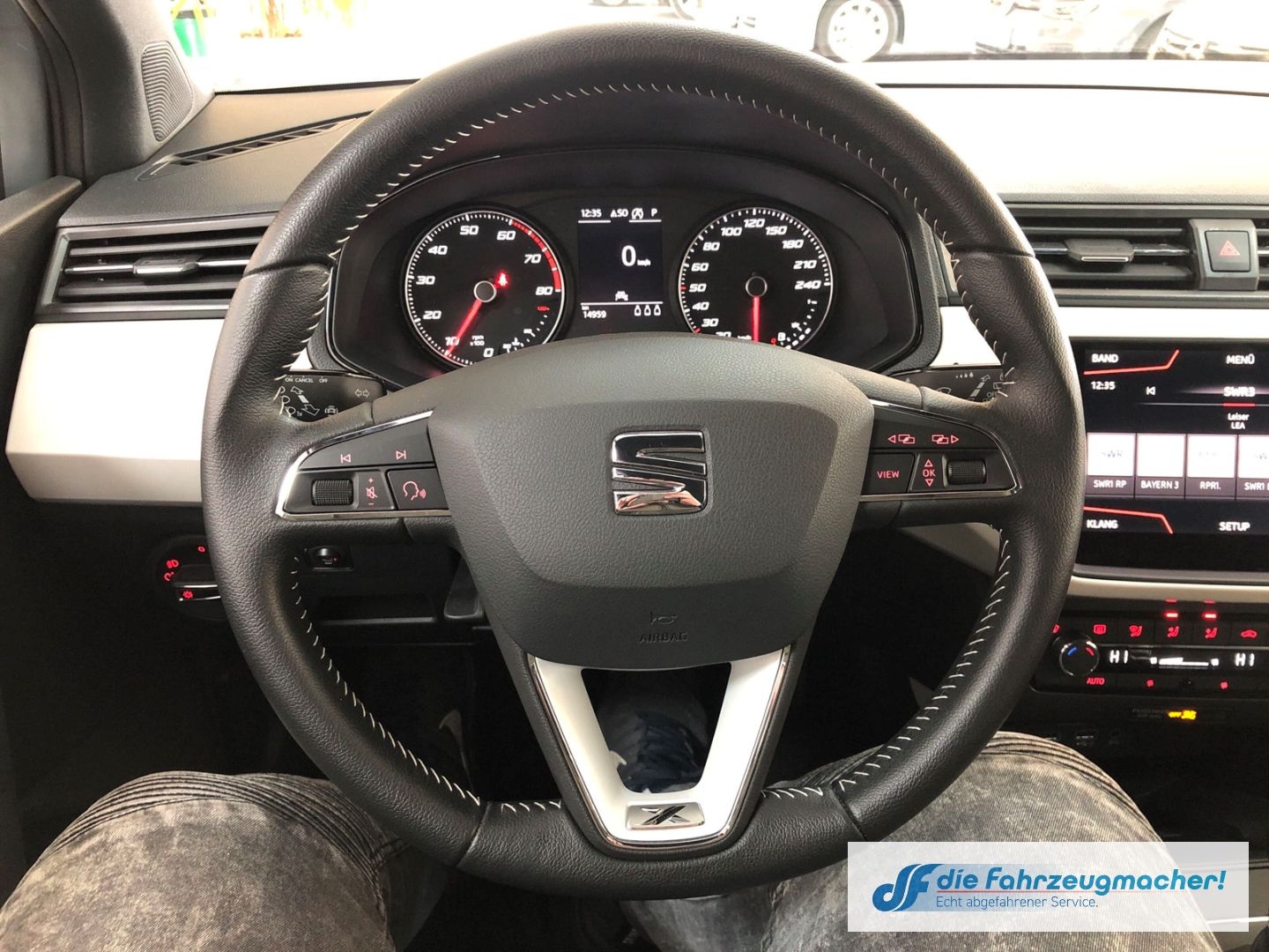 Fahrzeugabbildung SEAT Arona Xcellence 1.0 TSI LED CarPlay Automatik*