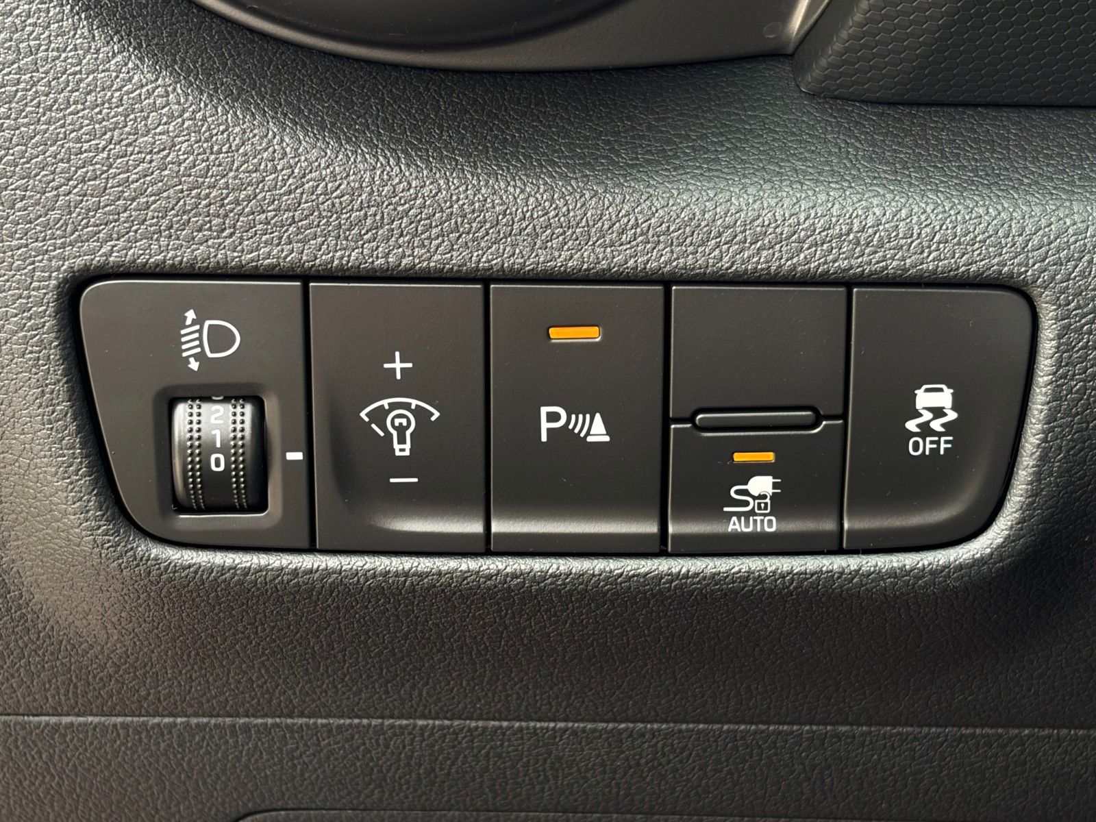 Fahrzeugabbildung Hyundai KONA E Trend ACC PDC CAM SHZ LHZ Navi CarPlay