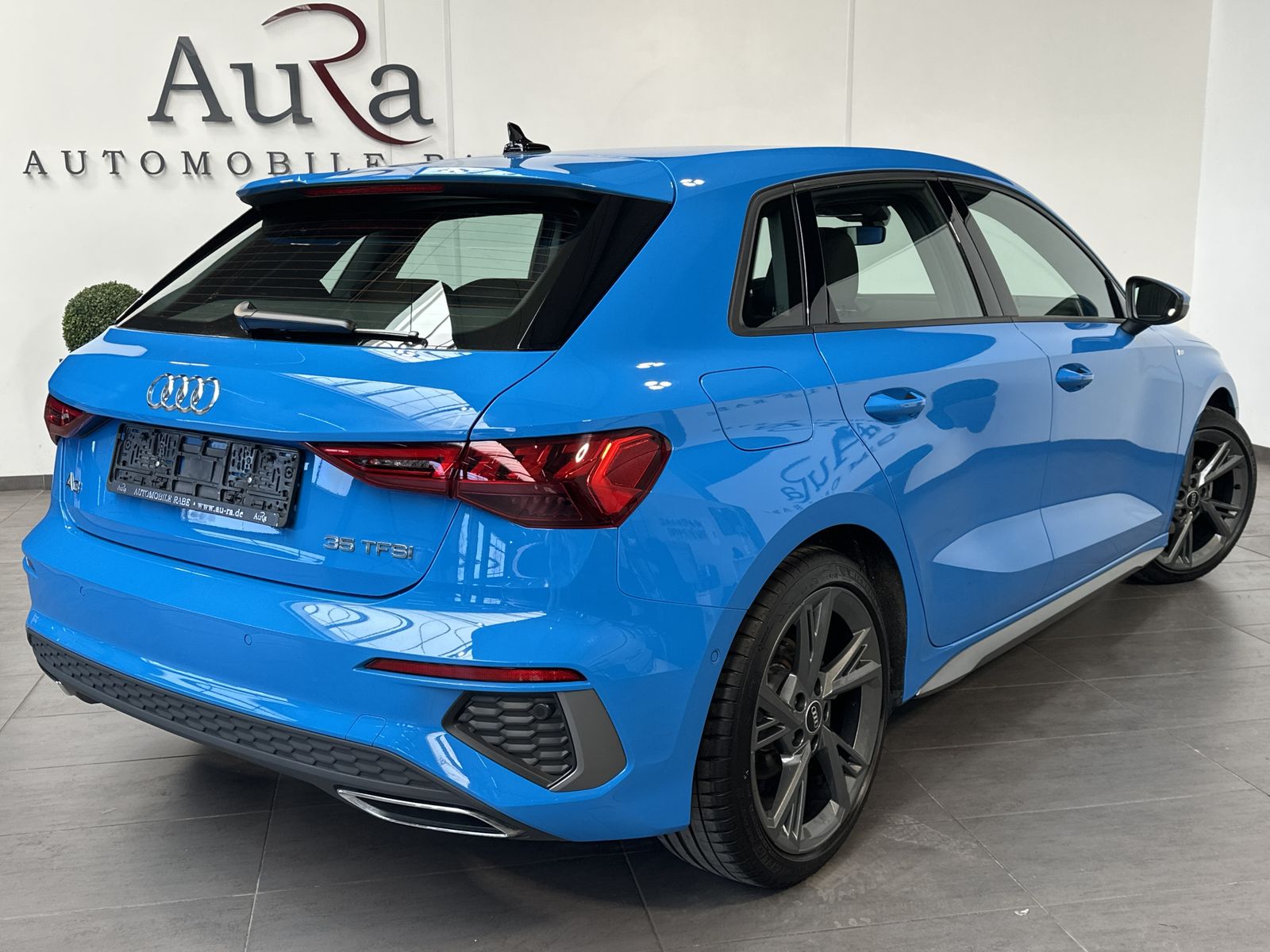 Fahrzeugabbildung Audi A3 Sportback 35 TFSI S-Line LED+SHZ+PLA+18ZO+1HD