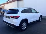 Mercedes-Benz GLA 220 d 4MATIC DCT 360°/ AHK/ Massage/ Leder - Mercedes-Benz GLA 220 aus 2022