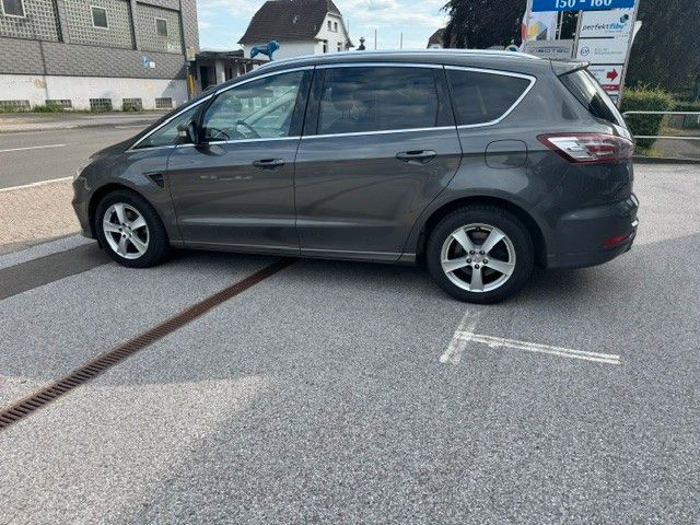 2022 Ford S-Max