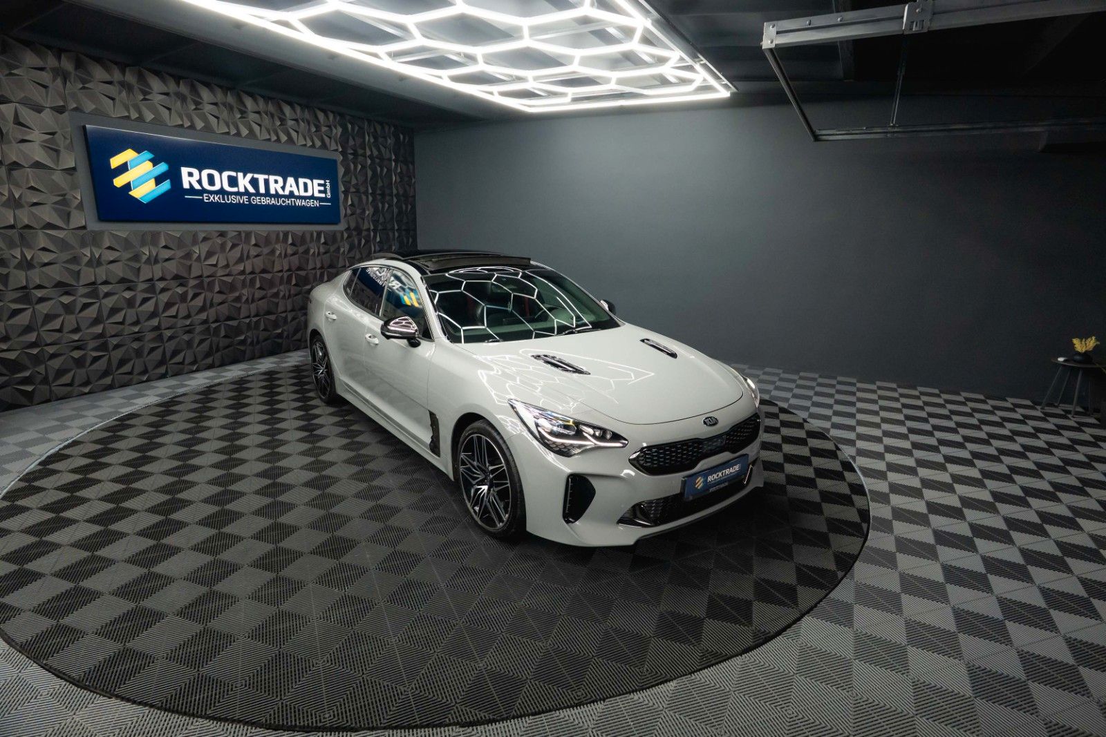 Fahrzeugabbildung Kia Stinger GT 4WD Performance | Pano | ACC | LED