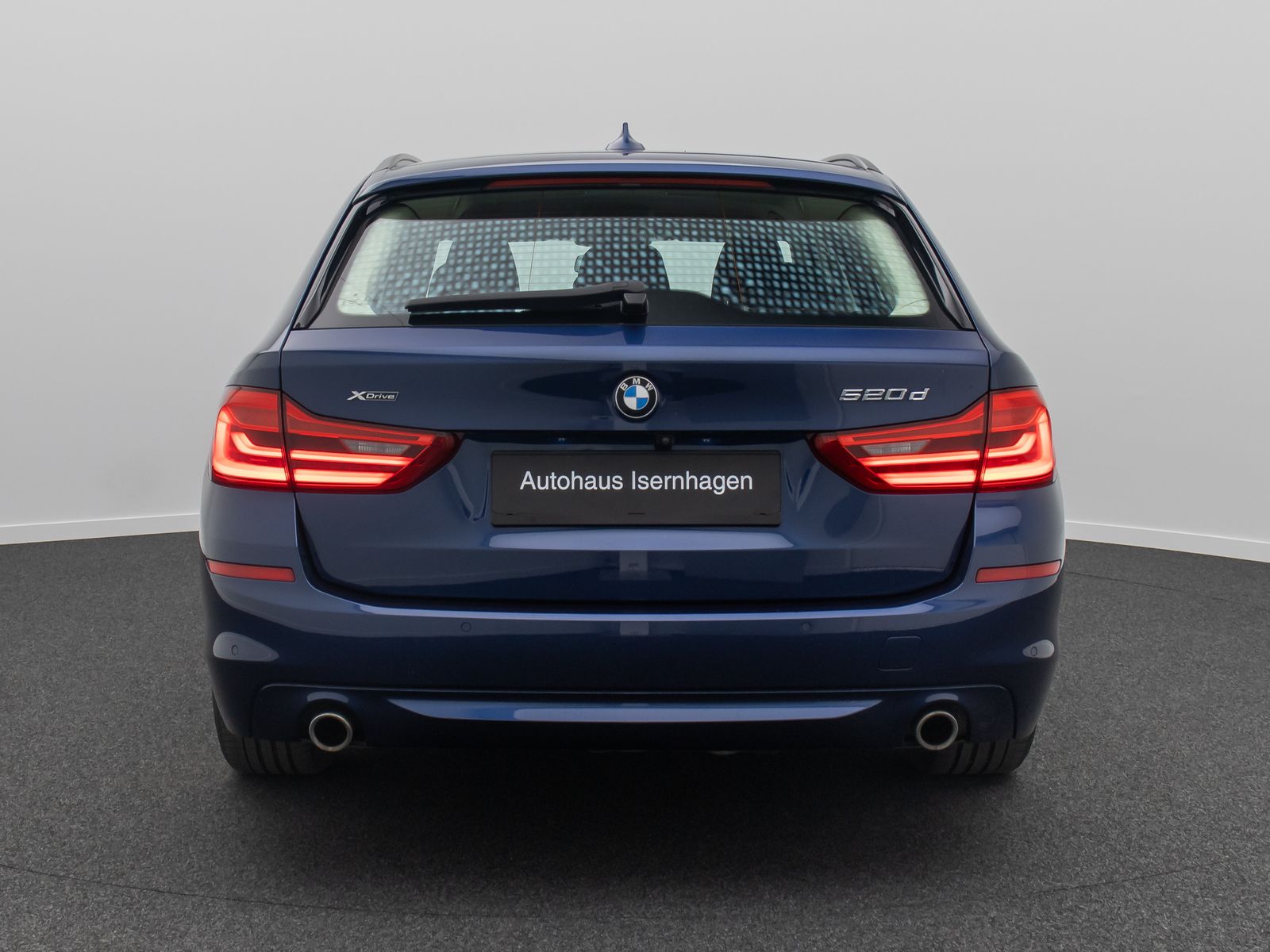 Fahrzeugabbildung BMW 520d xD HUD Kamera HiFi Alarm AHK FernlichtAssis