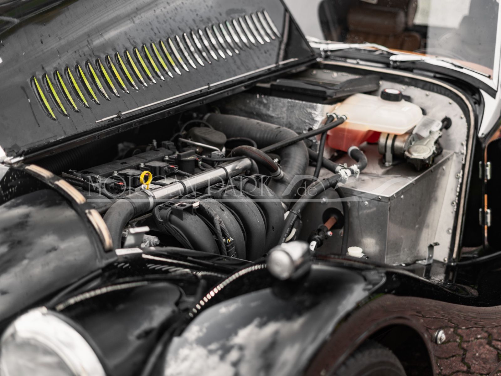 Fahrzeugabbildung Morgan Plus 4    mit außerordentlicher Ausstattung