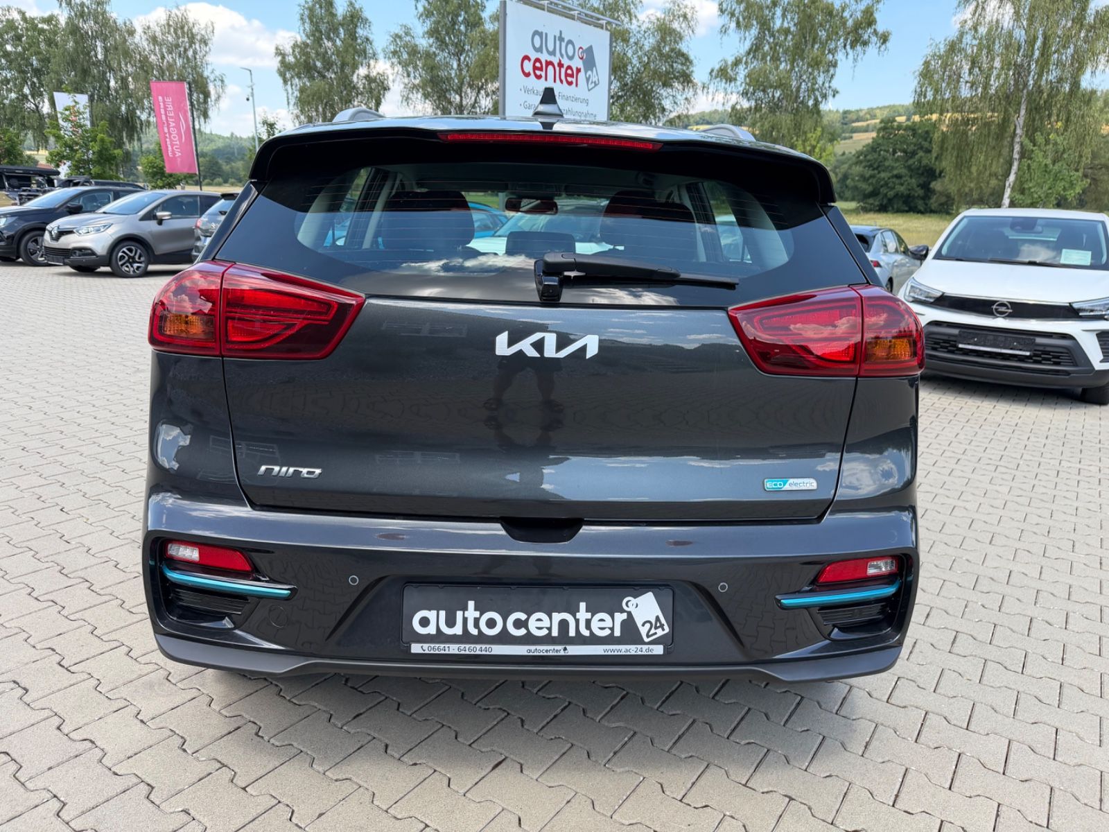 Fahrzeugabbildung Kia e-Niro Vision°64 kWh°SOH 97%°1.Hand°Kamera°LED°