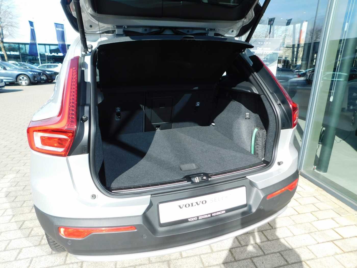 Fahrzeugabbildung Volvo XC40 Plug-In-Hybrid T4 Recharge DKG Plus Bright