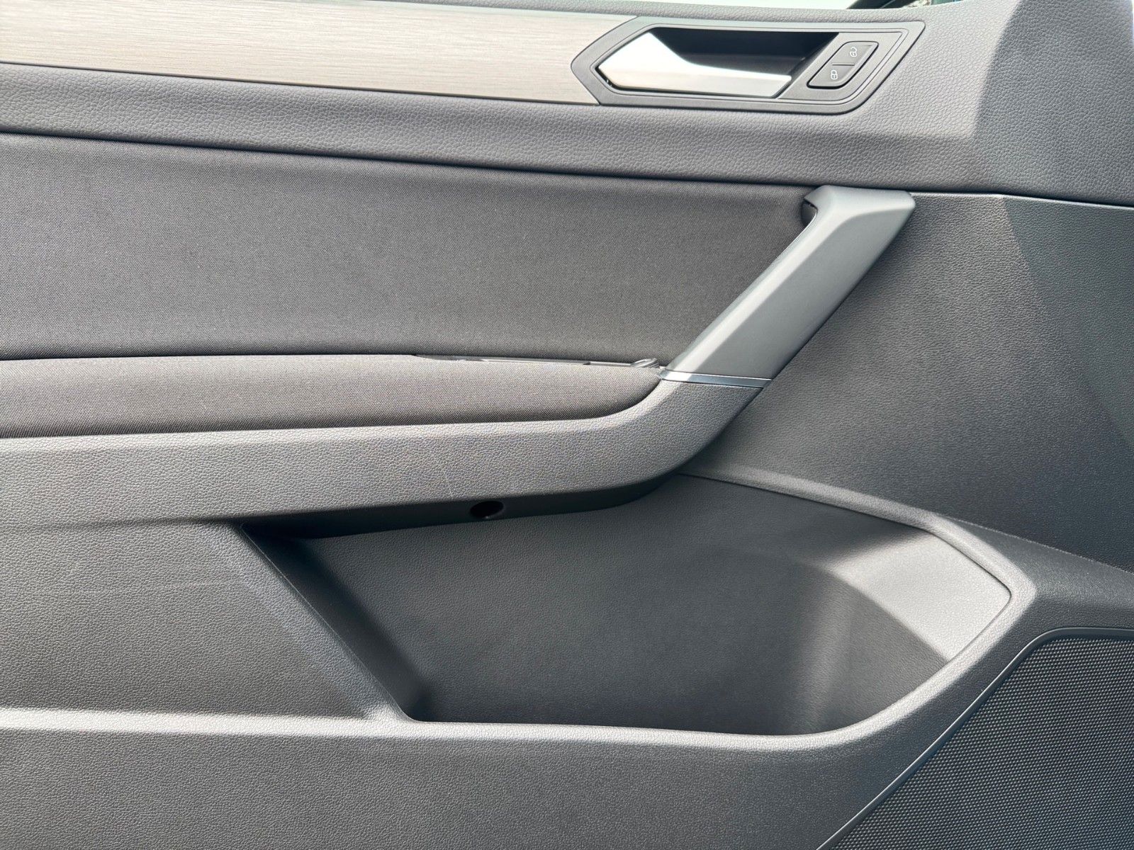 Fahrzeugabbildung Volkswagen Touran 1.5TSI Comfortline R-Line BMT/Start-Stopp