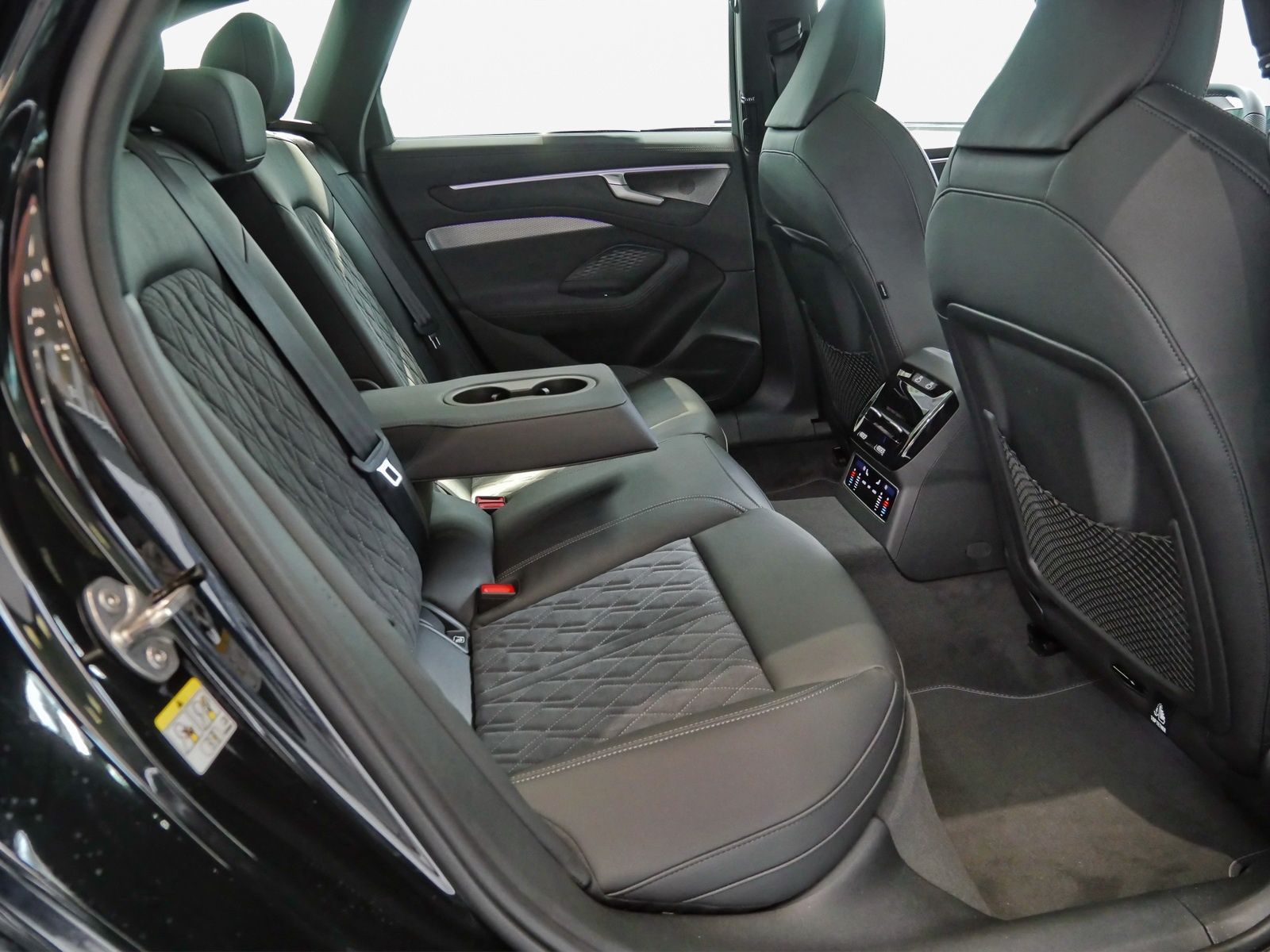Audi A6 - Bild 16