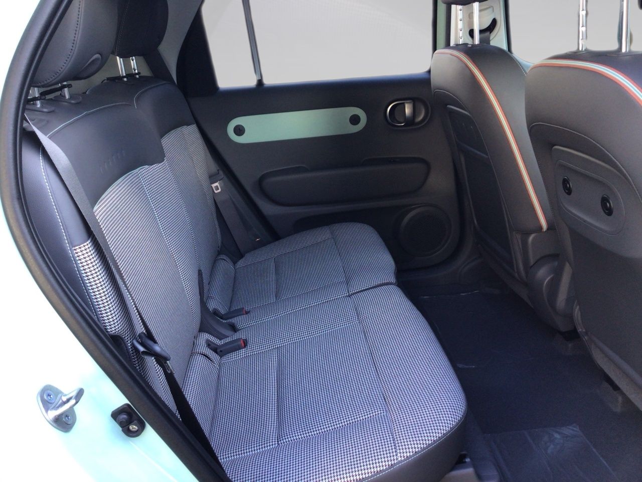 Fahrzeugabbildung Hyundai INSTER LOUNGE SHZ*LHZ*NAVI*CARPLAY*USB*