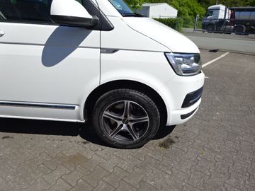 Fotografie des VW T6 Multivan 2.0 TDI Generation Six AHK 2.500kg